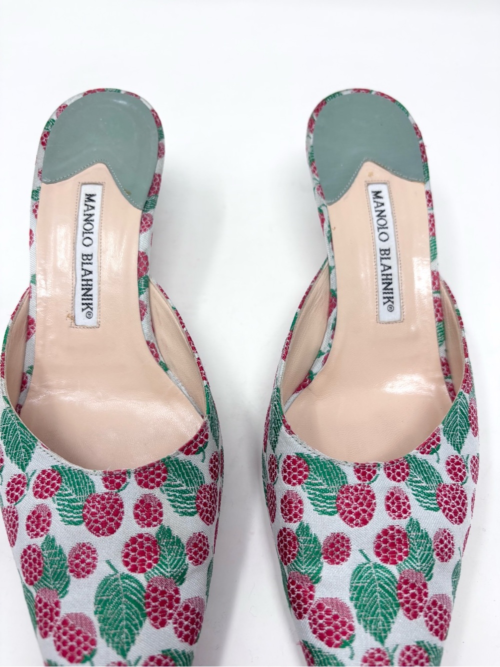 Manolo Blahnik Raspberry Mules Kitten Heel Vintage 90s Almond Toe size 39 - Picture 4 of 8